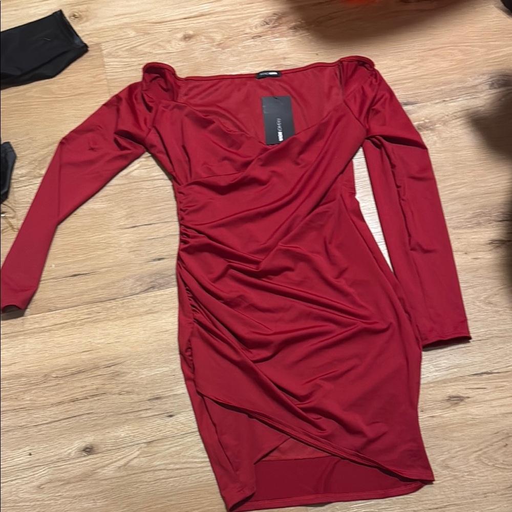 Fashion Nova Women’s size Large Elegant Red Dress